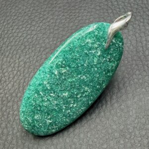 pendentif en aventurine verte