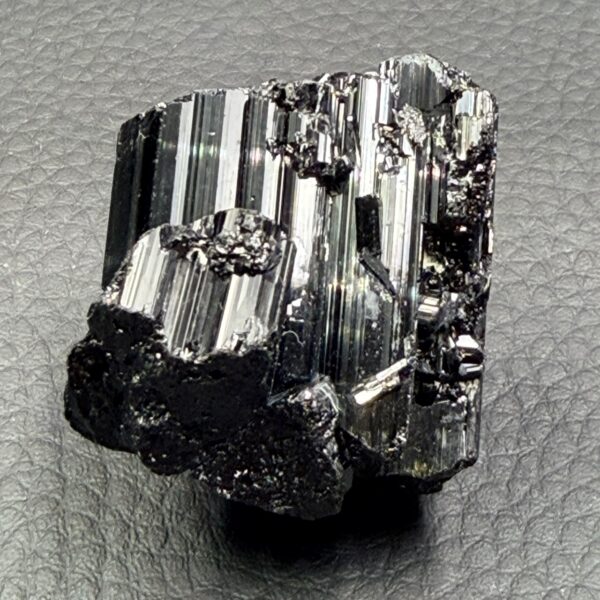 Tourmaline Schorl de Madagascar (réf t27) – Image 5