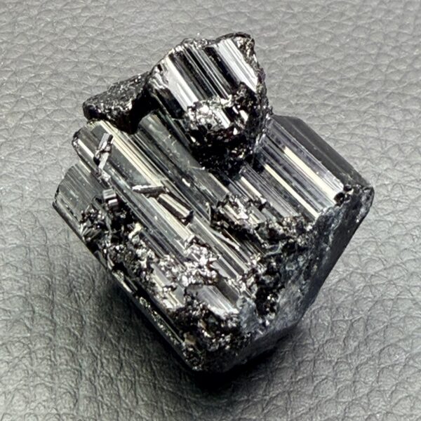 Tourmaline Schorl de Madagascar (réf t27) – Image 6