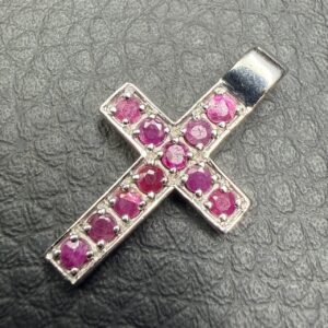 Pendentif Croix en Rubis