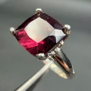 Bague avec Tourmaline Rouge