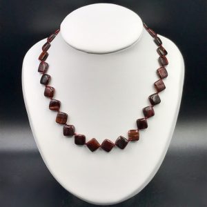 Collier perles losanges en oeil de taureau (réf cota3)