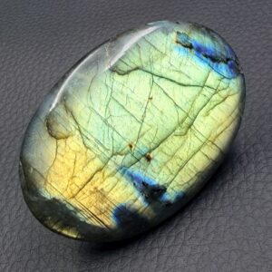 Galet de Labradorite